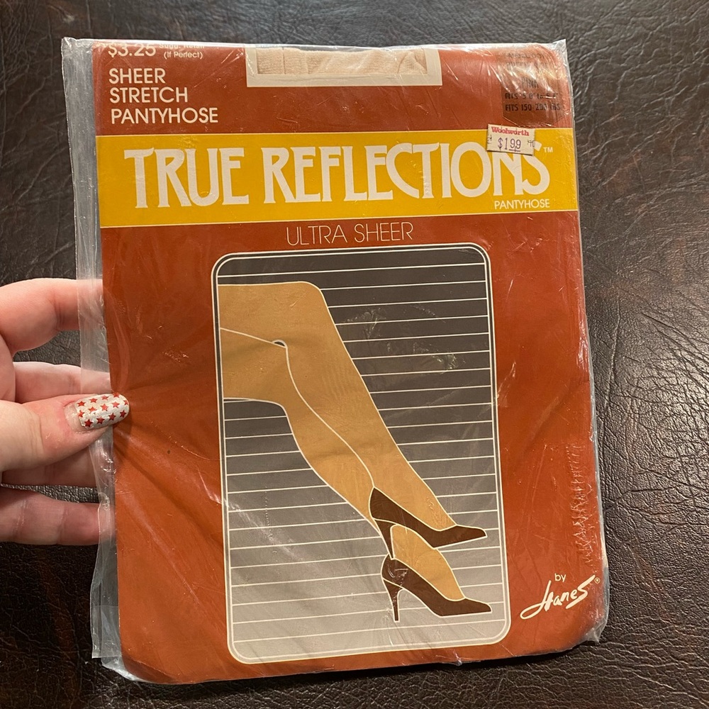 Hanes True Reflections Queen Size Pink Ultra Sheer Sandalfoot Stretch Pantyhose